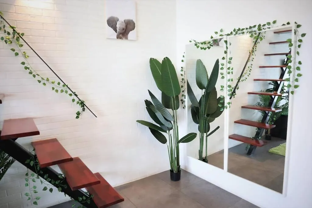 Jungle Loft For 6-7Pax Near Ikea, Kidzania And 1U Apartment Petaling Jaya